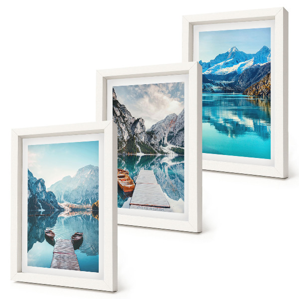 Triptyk tavla med ram Bergsjöar med båtar och reflektioner i vattnet