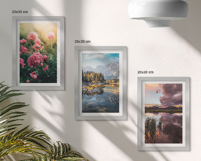 Posterpaket Blommor i trädgården, berg och en lugn vattenyta