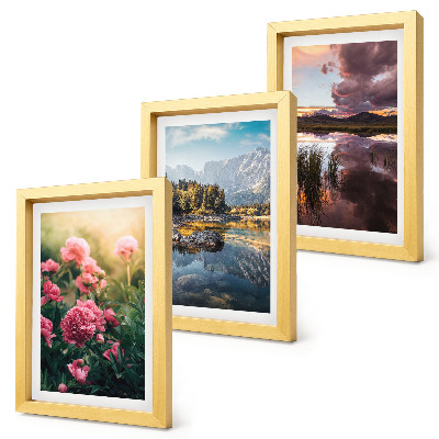 Posterpaket Blommor i trädgården, berg och en lugn vattenyta