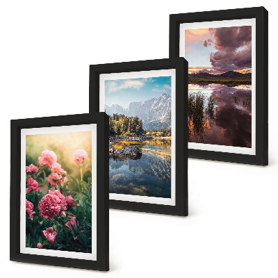 Posterpaket Blommor i trädgården, berg och en lugn vattenyta