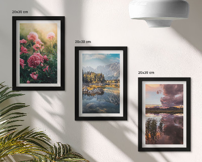 Posterpaket Blommor i trädgården, berg och en lugn vattenyta