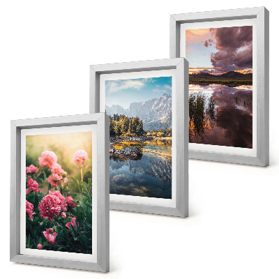 Posterpaket Blommor i trädgården, berg och en lugn vattenyta