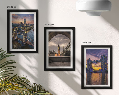 Triptyk tavla med ram Utsikt över staden med broar och klocktorn