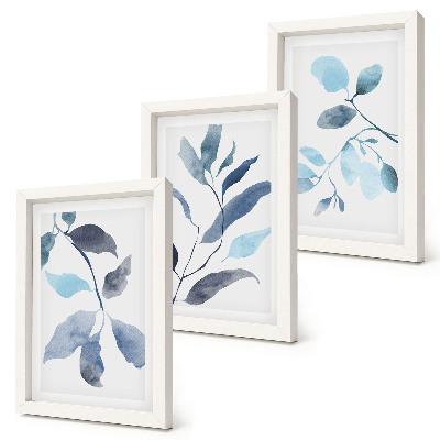 Triptyk tavla med ram Blå blad på en ljus bakgrund, akvarellstil