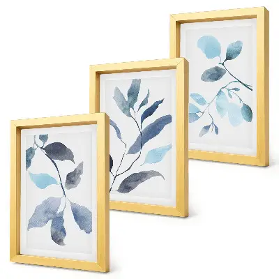 Triptyk med ram blå blad på en ljus bakgrund i akvarellstil