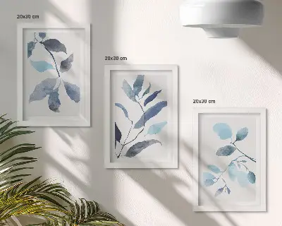 Triptyk med ram blå blad på en ljus bakgrund i akvarellstil