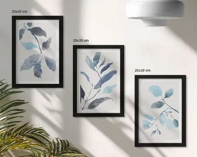 Triptyk med ram blå blad på en ljus bakgrund i akvarellstil