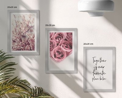 Tavelvägg med 3 tavlor Blommor och buketter av rosor med en hemgjord inskription