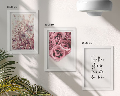 Tavelvägg med 3 tavlor Blommor och buketter av rosor med en hemgjord inskription