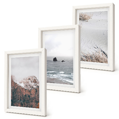 Triptyk tavla med ram Berg, moln, hav och sand i naturliga nyanser