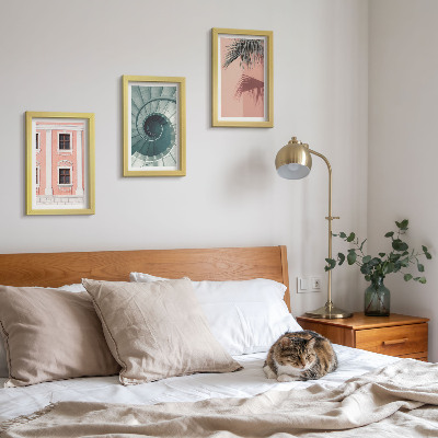 Tavelvägg med 3 tavlor Arkitektur i pastellfärger och spiralmönster