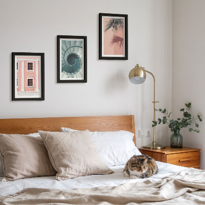 Tavelvägg med 3 tavlor Arkitektur i pastellfärger och spiralmönster