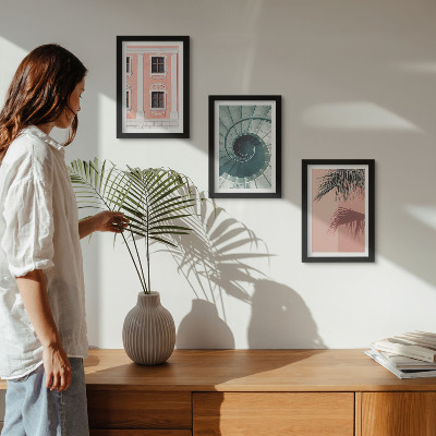 Tavelvägg med 3 tavlor Arkitektur i pastellfärger och spiralmönster