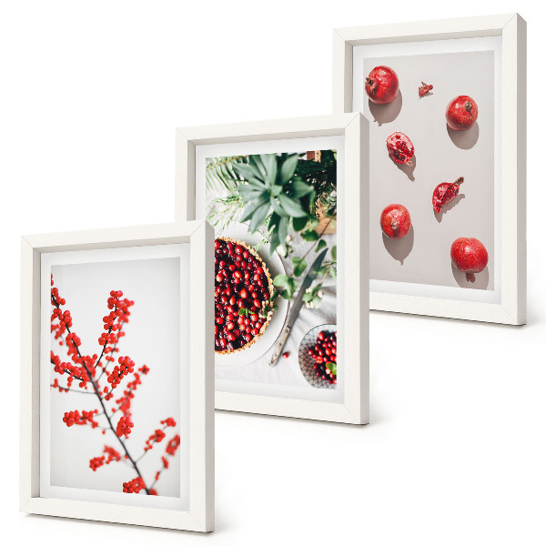 Triptyk tavla med ram Röda frukter och växter i minimalistisk stil