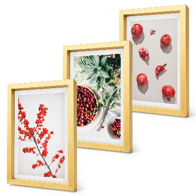 Triptyk tavla med ram Röda frukter och växter i minimalistisk stil