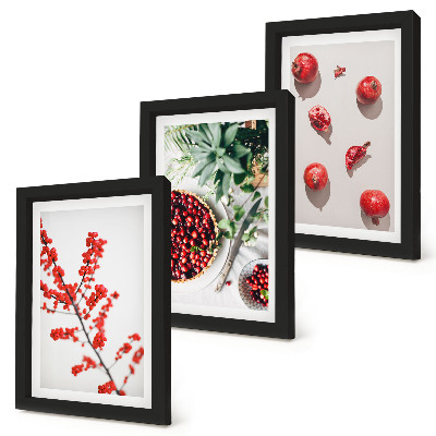 Triptyk tavla med ram Röda frukter och växter i minimalistisk stil