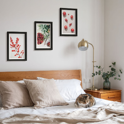 Triptyk tavla med ram Röda frukter och växter i minimalistisk stil