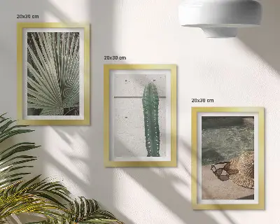Posterpaket med tropiska växter och semesterdetaljer vid vattnet