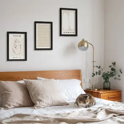 Posterpaket med linjer och former i nyanser av beige och vitt