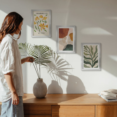 Tavelvägg med 3 tavlor Blommotiv med abstrakta former och löv