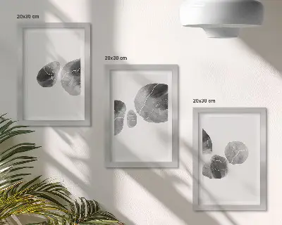 Tavelvägg med tre motiv abstrakt minimalistisk målning med färgfläckar