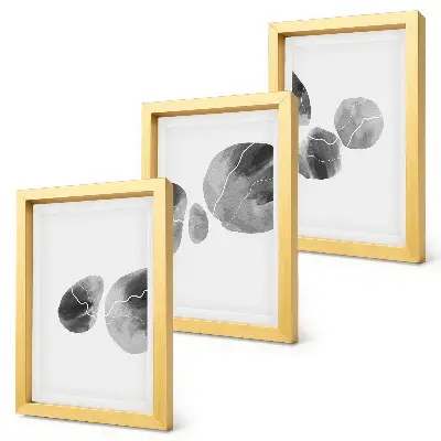 Tavelvägg med tre motiv abstrakt minimalistisk målning med färgfläckar