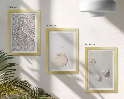 Tavelvägg med 3 tavlor lätta texturer på sanden i delikat boho-stil