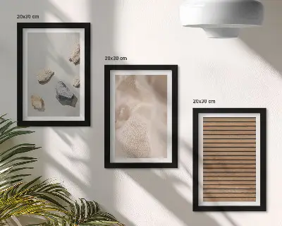 Triptyk med ram tavla med motiv av stenar, trä och tyg i olika texturer