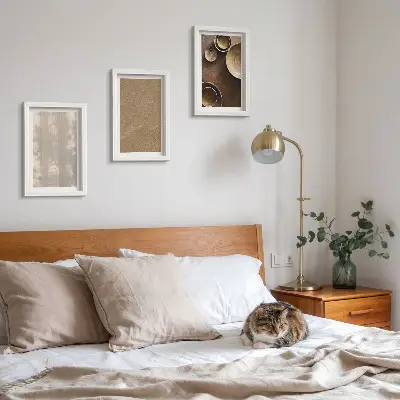 Tavelvägg med 3 tavlor med motiv av strukturer och texturer i minimalistisk stil