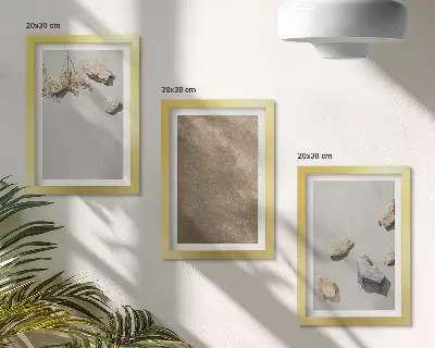 Triptyk med tavlor med motiv av naturstrukturer från strandstenar