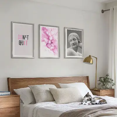 Abstrakt akvarellskulptur tavelvägg med ramar