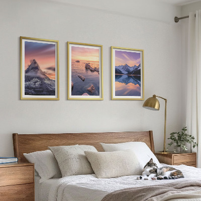 Tavelpaket med ramar Bergslandskap, sjö, väst