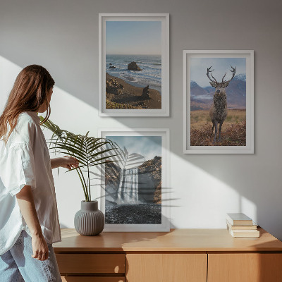 Tavelpaket med ramar Berglandskap med ett vattenfall