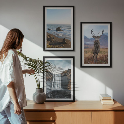 Tavelpaket med ramar Berglandskap med ett vattenfall