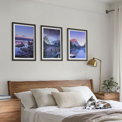 Tavelset ovanför soffa Bergslandskap, solnedgång, vatten