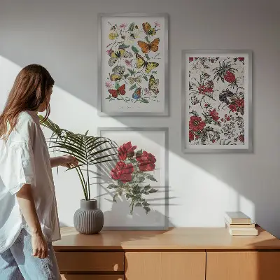 Tavelset med 3 delar fjärilar och röda blommor