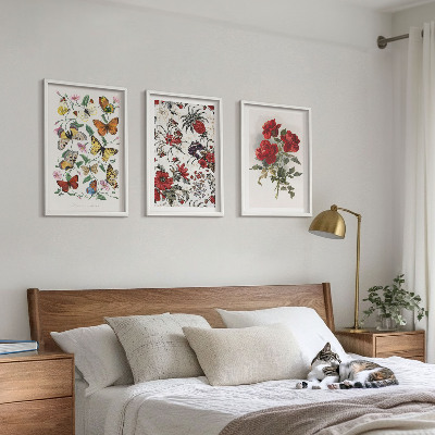 Set om 3 tavlor Fjärilar blommor röda rosor