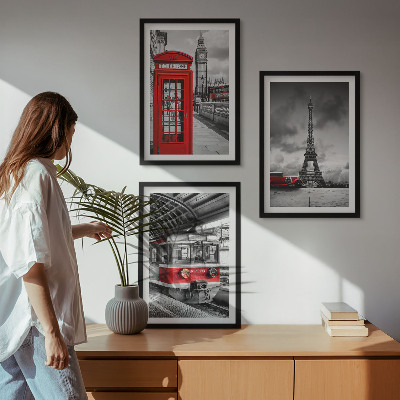 Tavelset ovanför soffa Ikoner London Paris transport