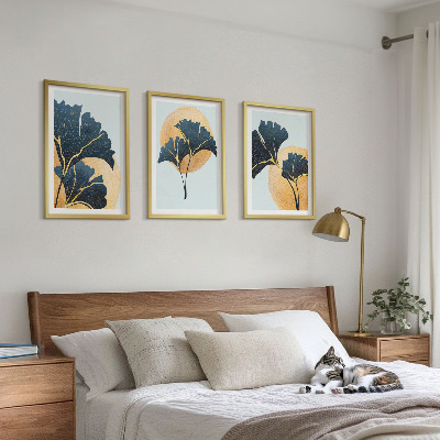 Tavelset ovanför soffa Ginkgoblad ljus bakgrund