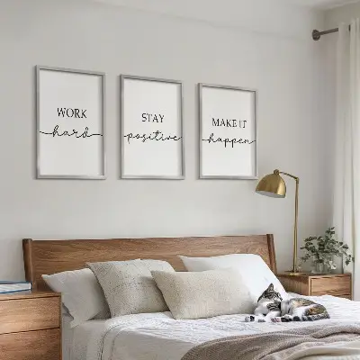 Tavelvägg med ramar minimalistiska motiverande citat