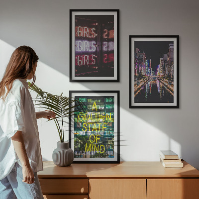 Set om 3 tavlor Neonskyltar på floden på natten