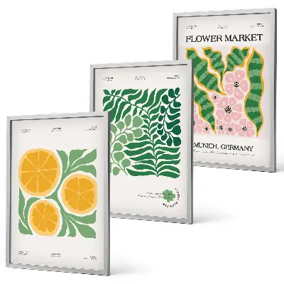 Tavelset ovanför soffa med pastellfärgade frukt- och växtmotiv