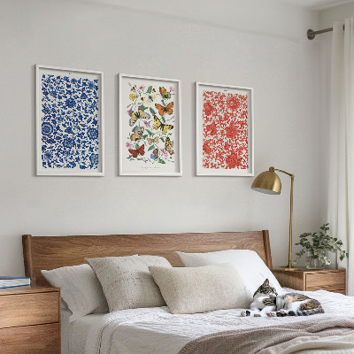 Tavelset ovanför soffa Vintage blommor fjärilar ornament
