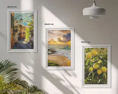 Tavelvägg med ramar motiv av gator, hav, strand och citrusträd