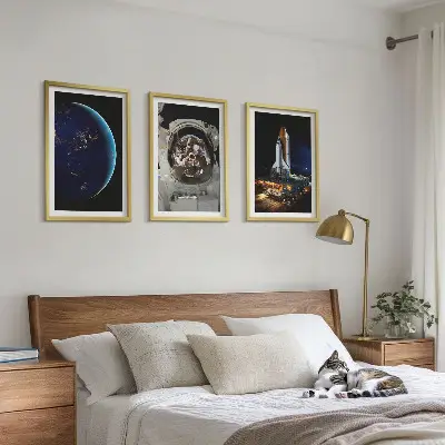 Tavelset med rymdmotiv rymd, jord och astronaut med raket, 3 delar