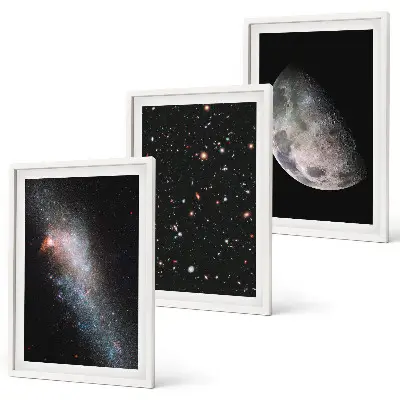 Tavelset med motiv av rymden stjärnor, galaxer och månen för vägg ovanför soffan