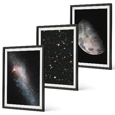 Tavelset med motiv av rymden stjärnor, galaxer och månen för vägg ovanför soffan