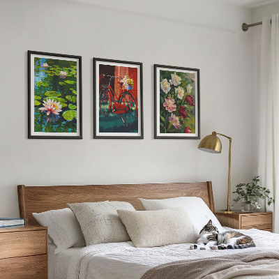 Tavelpaket med ramar Liljor i trädgården, färgglada blommor