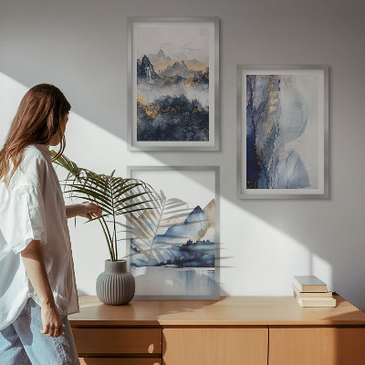 Tavelset ovanför soffa Blå och grå bergslandskap