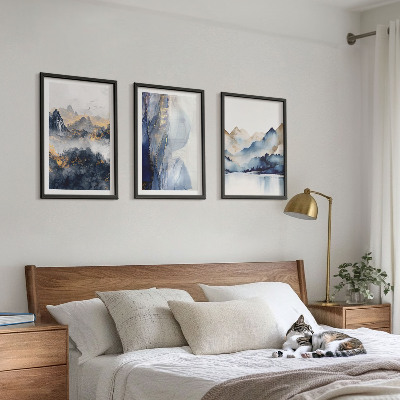 Tavelset ovanför soffa Blå och grå bergslandskap